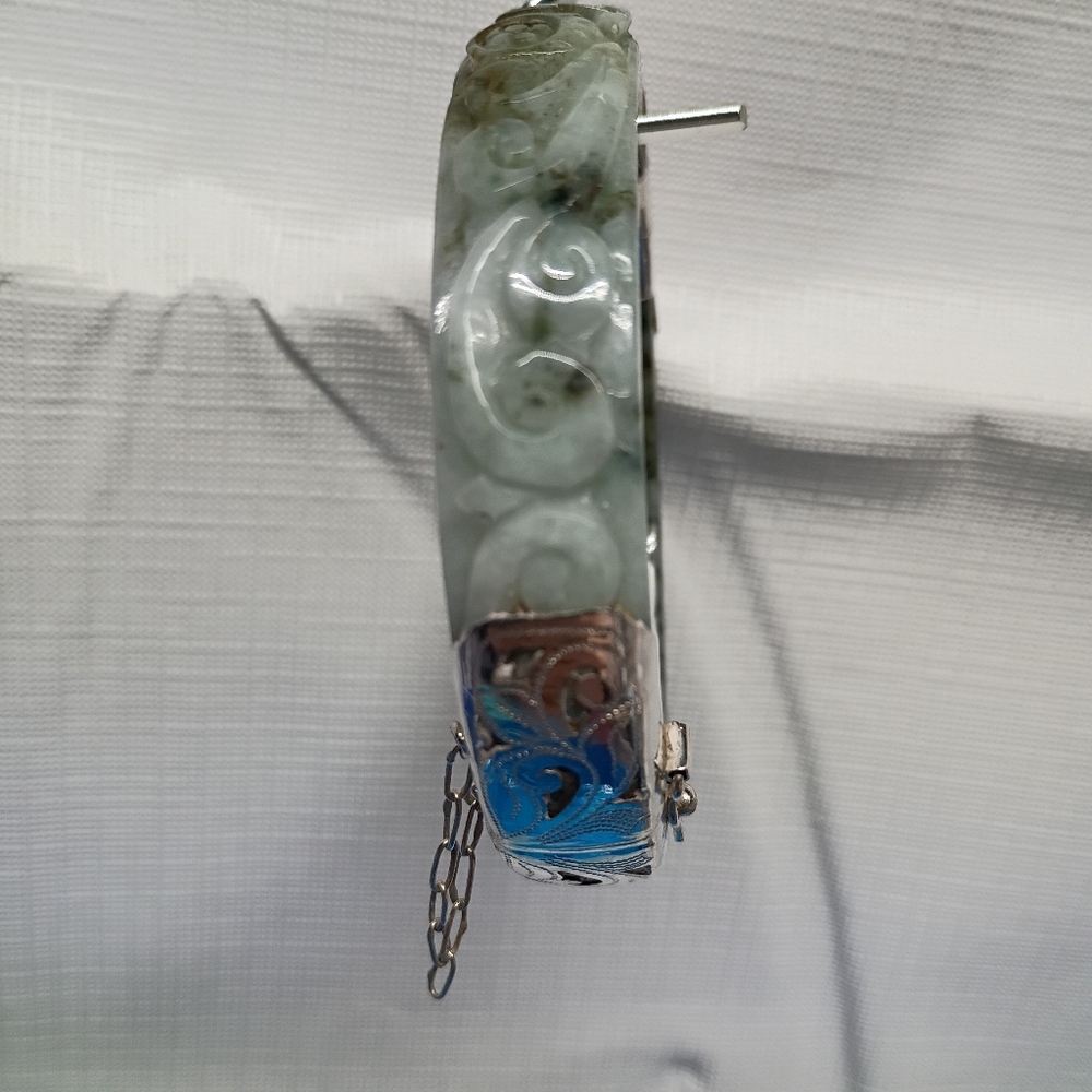 Jadeite Bangle - Picture 3 of 6